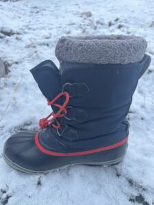 My current thrift store winter boots.